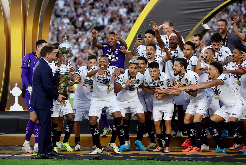 Botafogo inscreve 46 jogadores na fase de grupos da Libertadores; veja lista