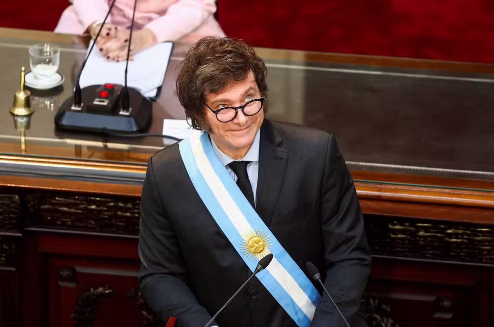 Argentina: pobreza recua e atinge 11,3 milhões em 2024; situação afeta 38,1% da população